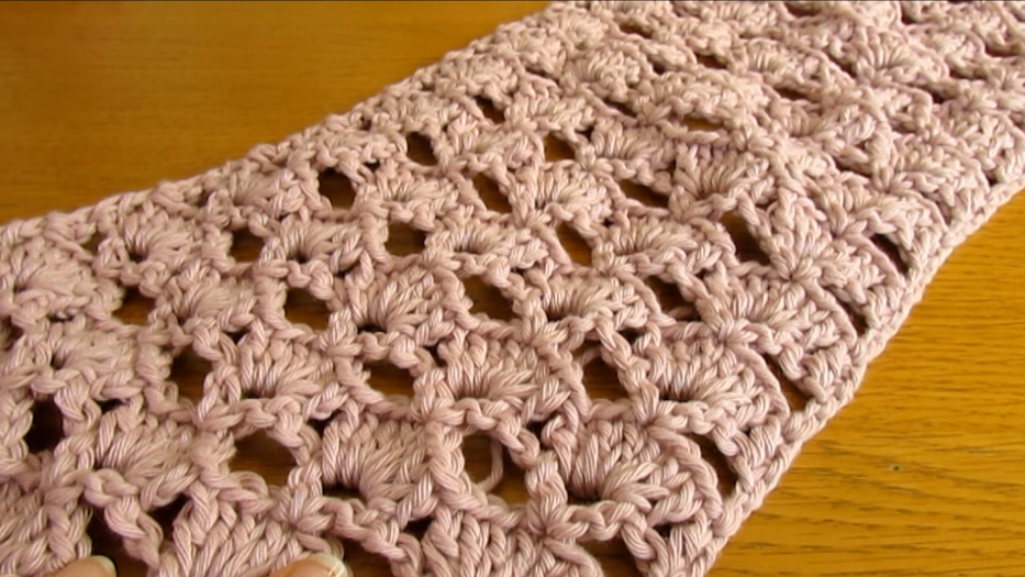 How To Crochet Wavy Lace Projects – Easy Stitch Tutorial With A Free Video Guide To Crochet A DIY Scarf Simple