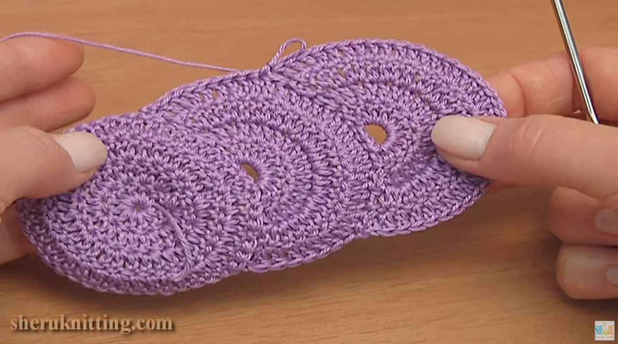 How To Crochet Round Motif Lace Tape Pattern – Free Tutorial With Youtube Video For Crocheting Beautiful DIY Products Like Belts And Bag Hangers
